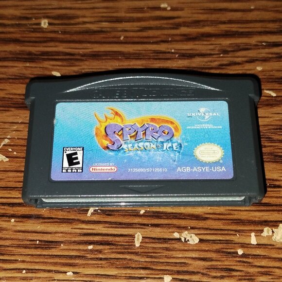 Spyro : Season of Ice (Nintendo Gameboy Advance, 2001) - Picture 1 of 2